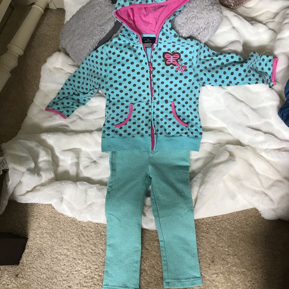 Girls size 24/2T 2-4 outfits Bundle or Separates.